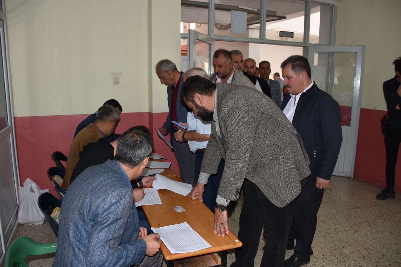 Bitlis’te ticaret ve sanayi oda seçimleri için meslek grupları sandık başına gitti Bitlis’te ticaret ve sanayi oda seçimleri için meslek grupları sandık başına gitti